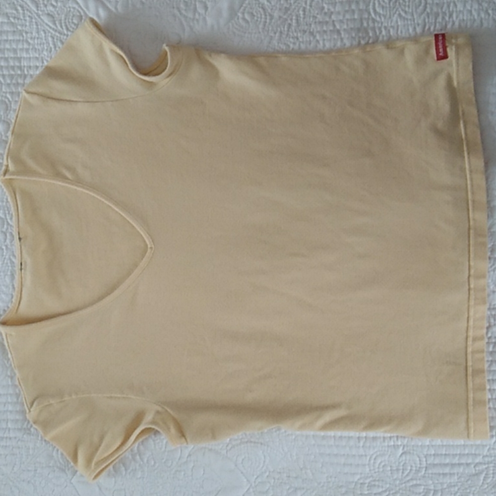 🌼 American Eagle Yellow V-neck Tshirt 🌼
